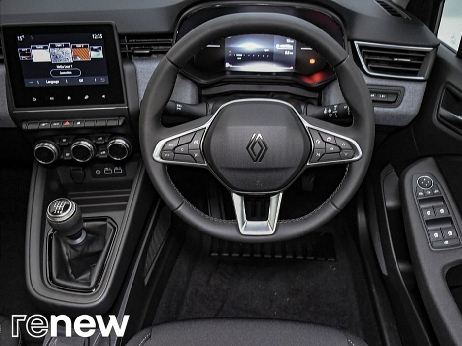 2025 Renault Clio - image 25