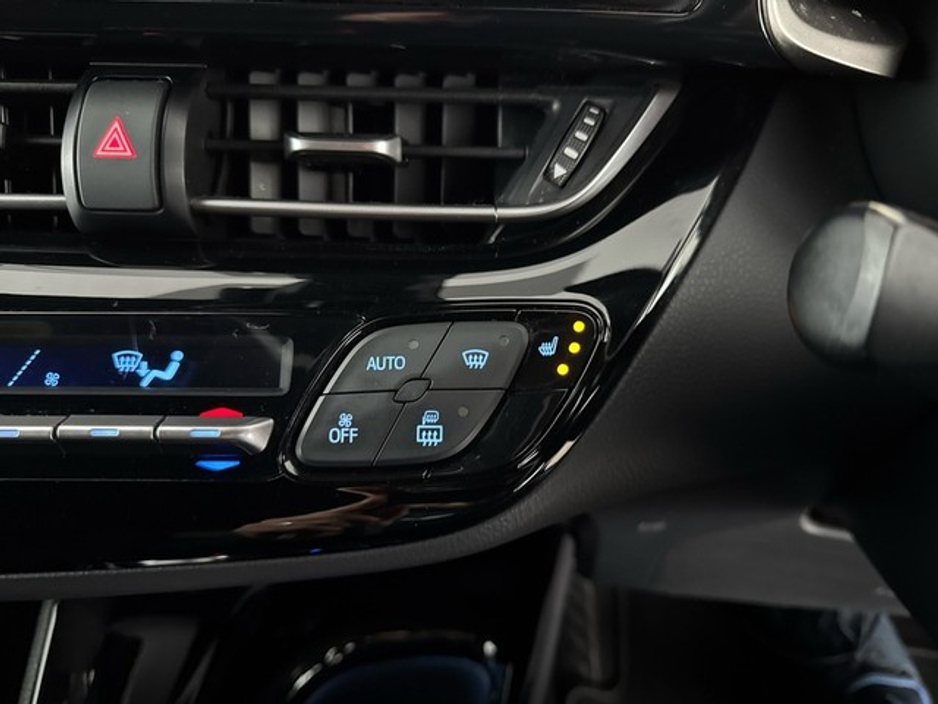 2019 Toyota C-HR - image 13