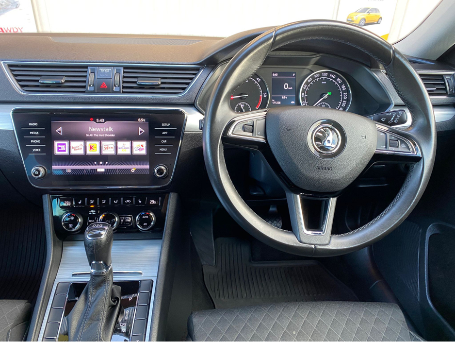 2020 Skoda Superb - image 12