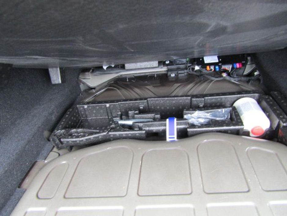 2021 Volvo S90 - image 45