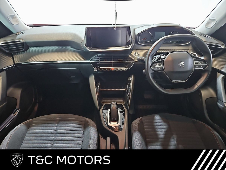 2021 Peugeot 2008 - image 2