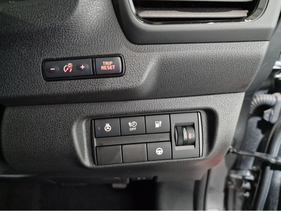 2024 Nissan Leaf - image 23