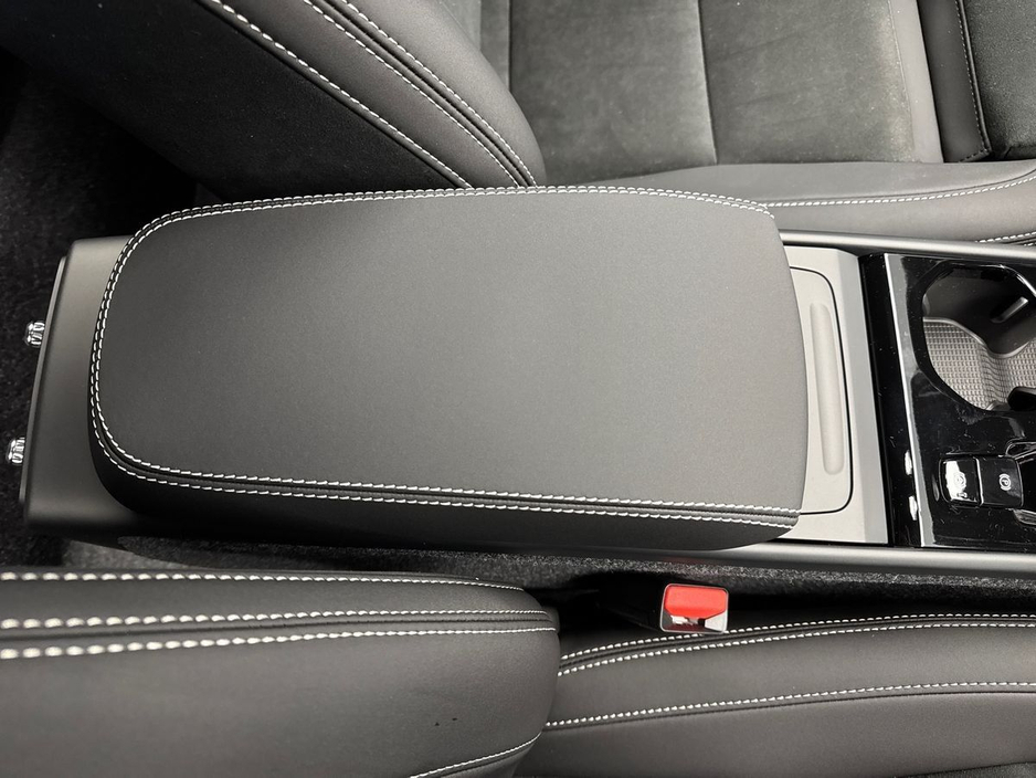 2026 Volvo XC40 - image 15