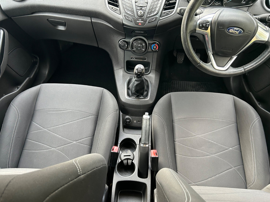 2016 Ford Fiesta - image 17