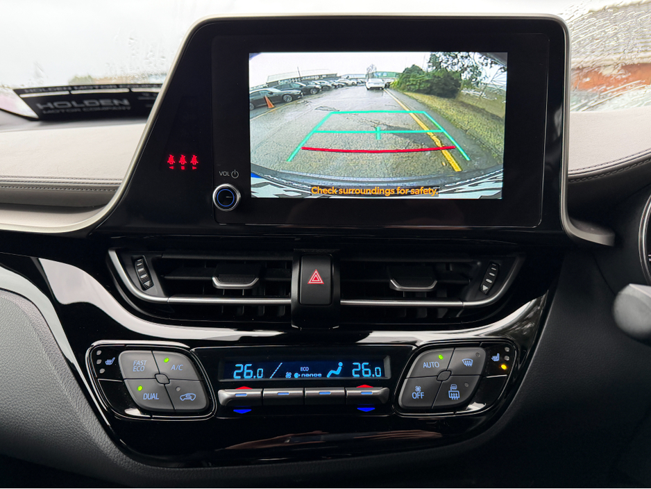 2023 Toyota C-HR HYBRID..Keyless Entry..Apple CarPlay €22,750