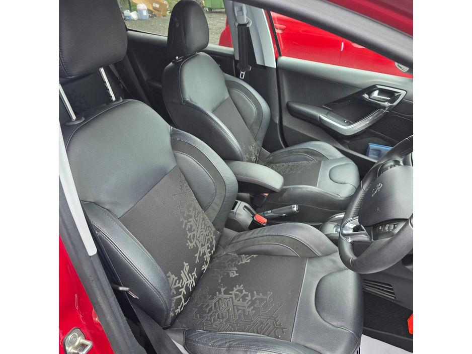 2015 Peugeot 208 1.0 PureTech 68bhp Access 5 dr €7,950