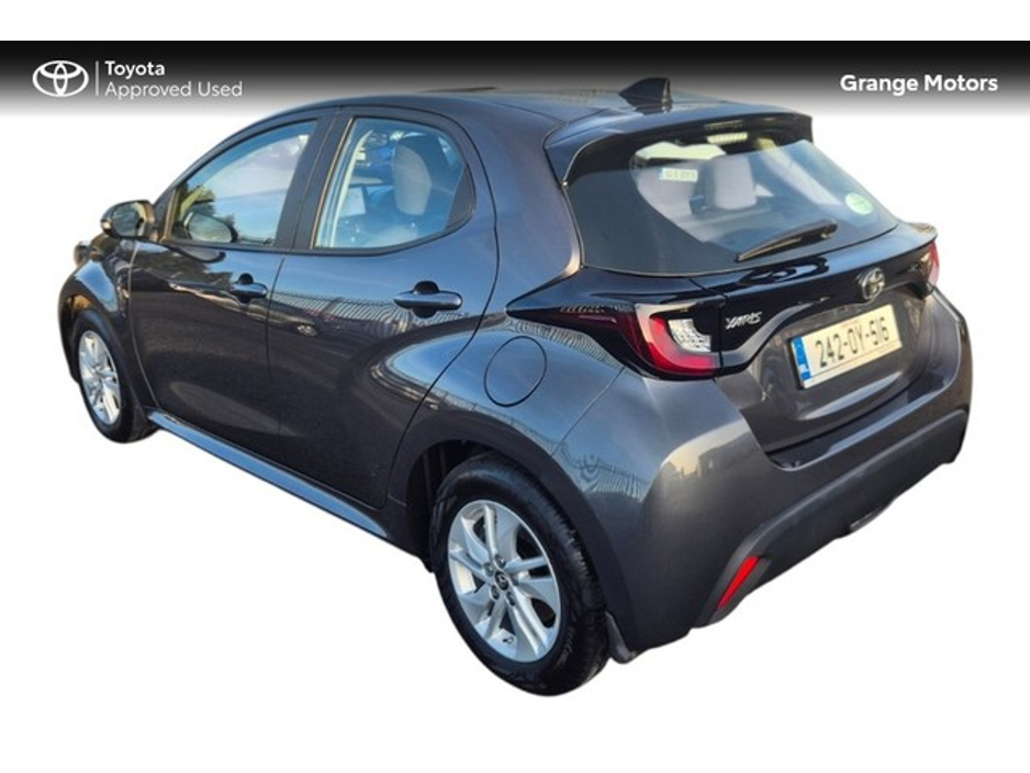 2024 Toyota Yaris - image 17