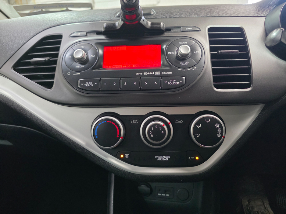 2013 Kia Picanto - image 9