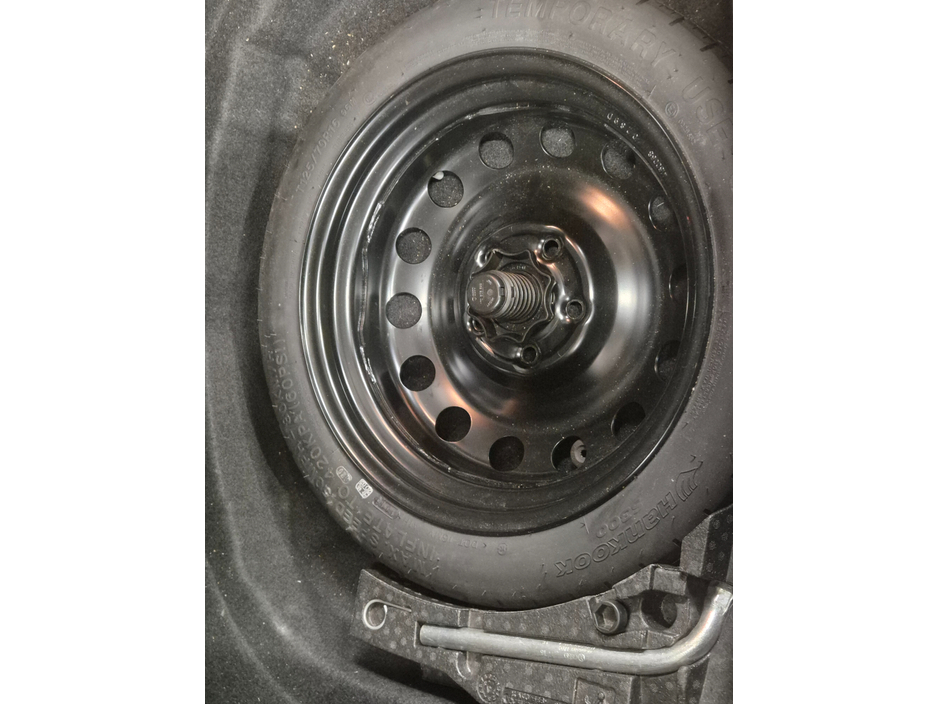 2017 Volkswagen Golf **HIGHLINE**ONLY 63000KMS**ALCANTARA SEATS*17" ALLOYS**BLIND SPOT WARNING**LANE ASSIST**KEYLESS ENTRY AND START**ADAPTIVE CRUISE CONTROL**DUAL ZONE CLIMATE CONTROL*REVERSE CAMERA*BLUETOOTH STREAMI €16,949