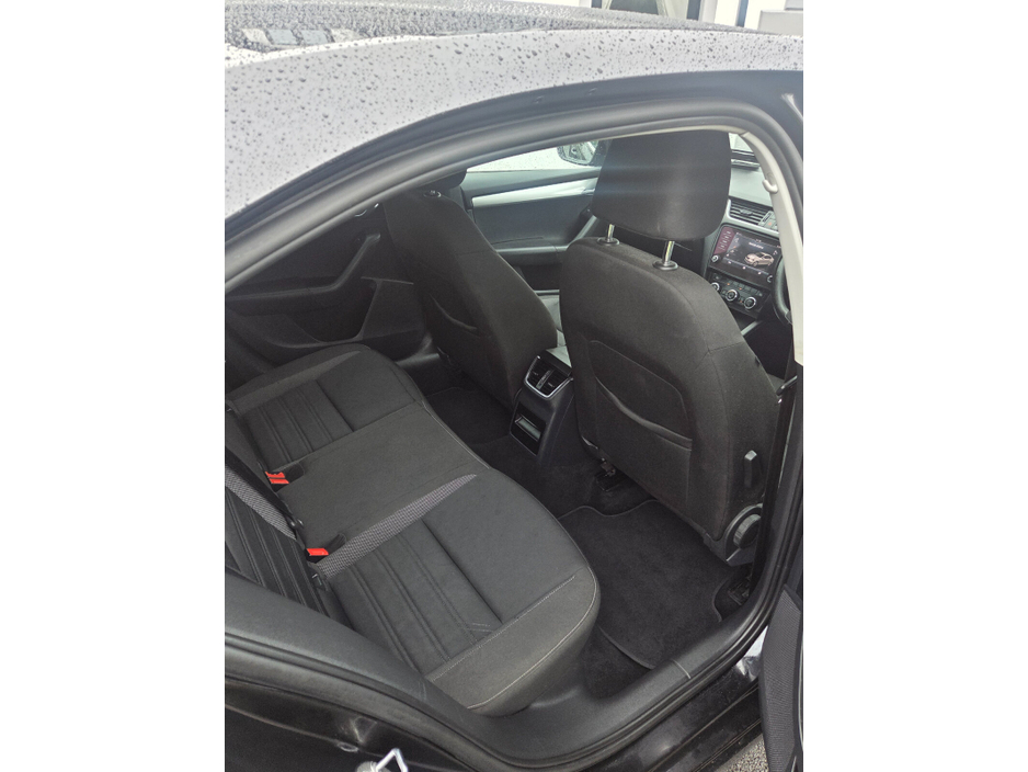 2017 Skoda Octavia - image 12