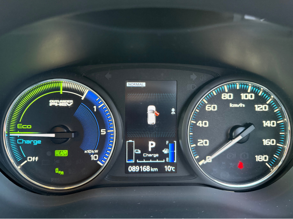 2020 Mitsubishi Outlander 4X4 Plug-in Hybrid - High Spec - Like New €24,750