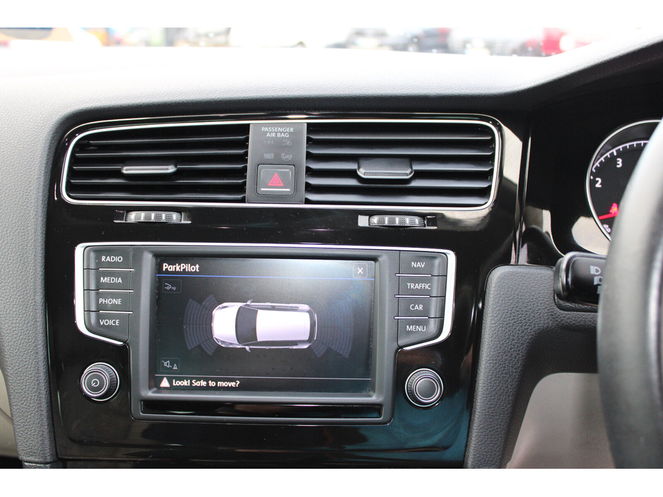 2016 Volkswagen Golf 1.2TSI 3DR 110HP Highline €15,950