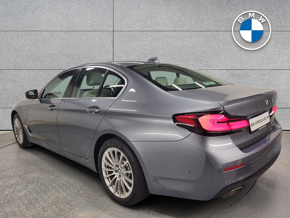 2021 BMW 5 Series - image 2