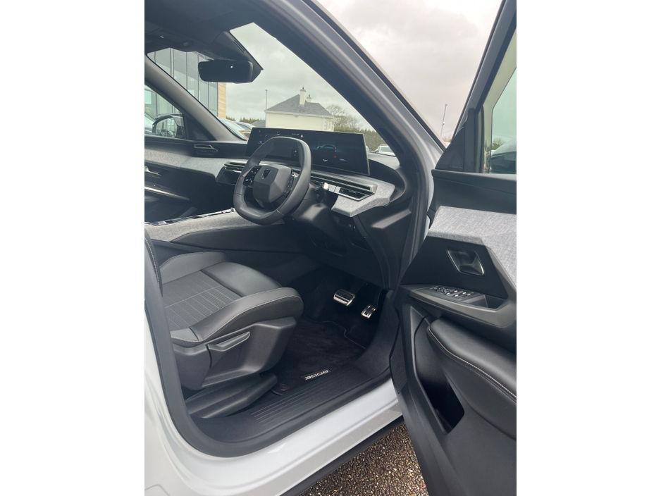 2025 Peugeot 3008 1.2 MHEV PureTech 136bhp eDCS6 Allure