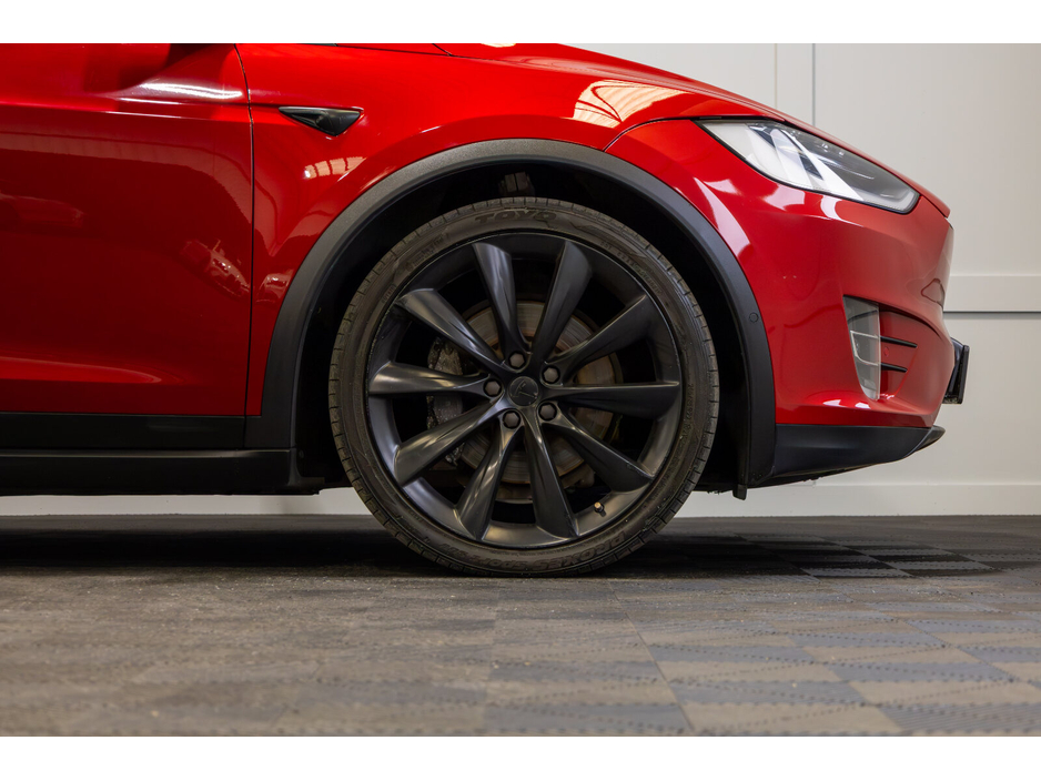 2019 Tesla Model X - image 7