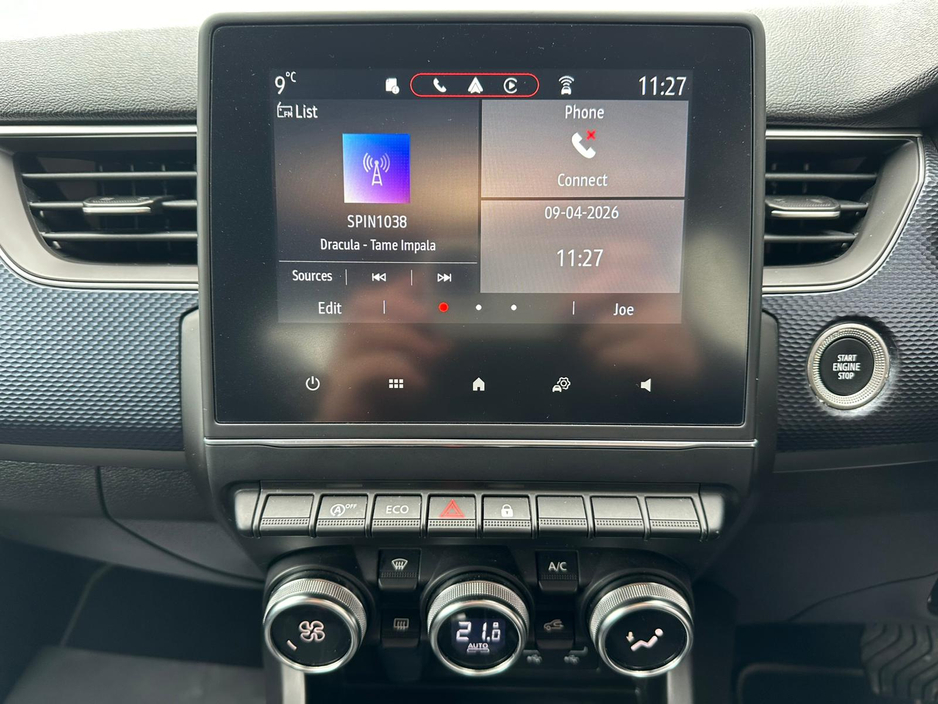 2023 Renault Arkana - image 24