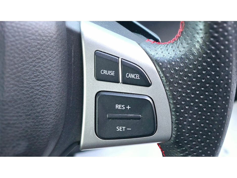 2013 Suzuki Swift - image 25