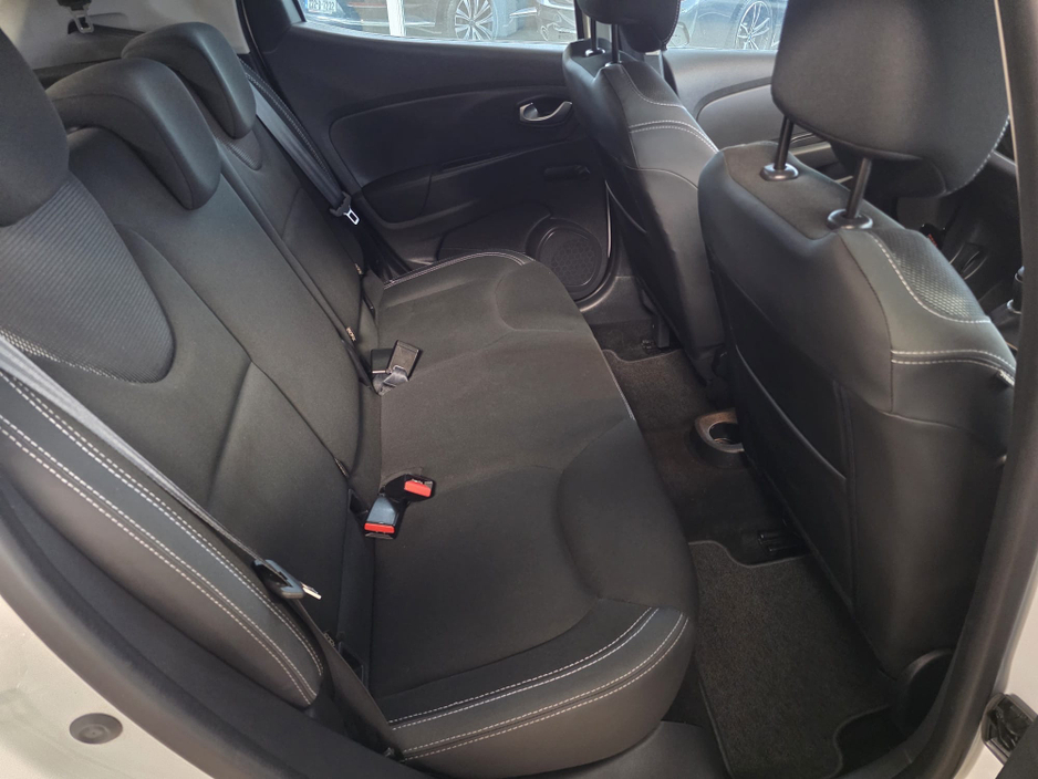 2019 Renault Clio - image 12