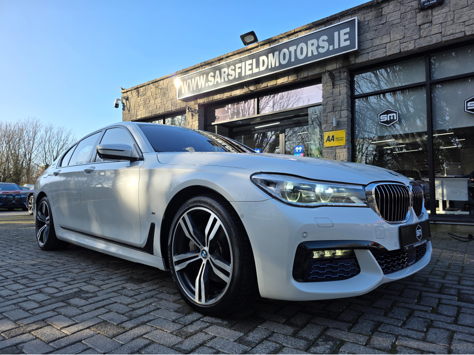 2017 BMW 7 Series - image 2