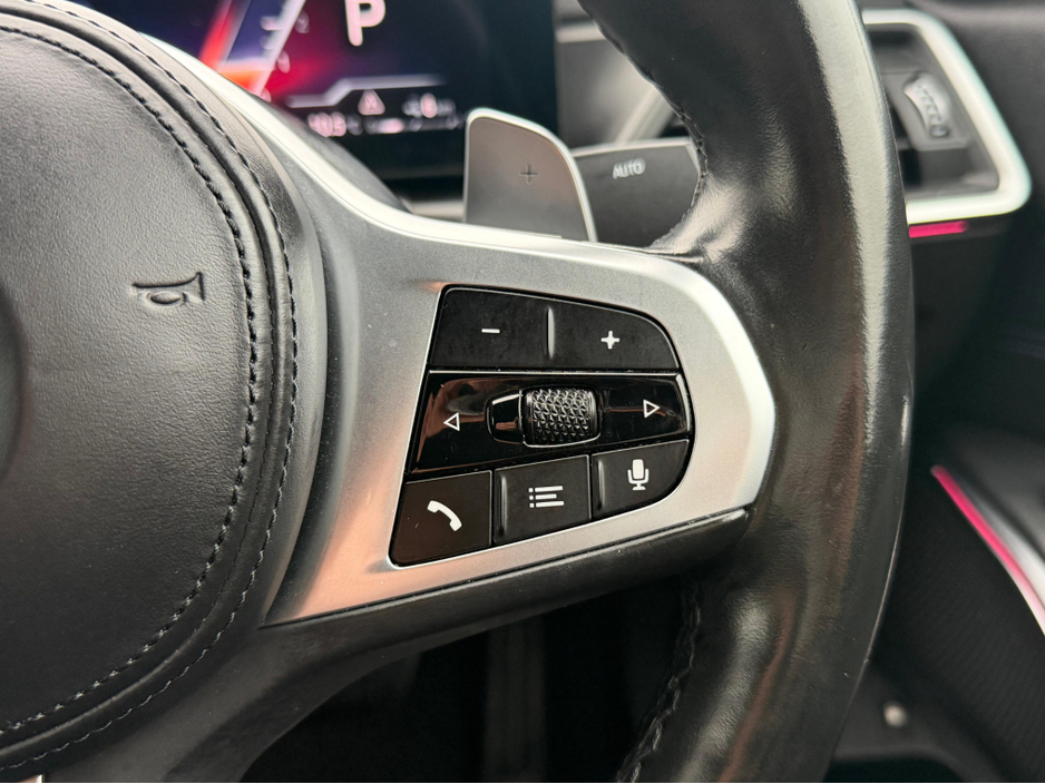 2023 BMW 3 Series - image 25