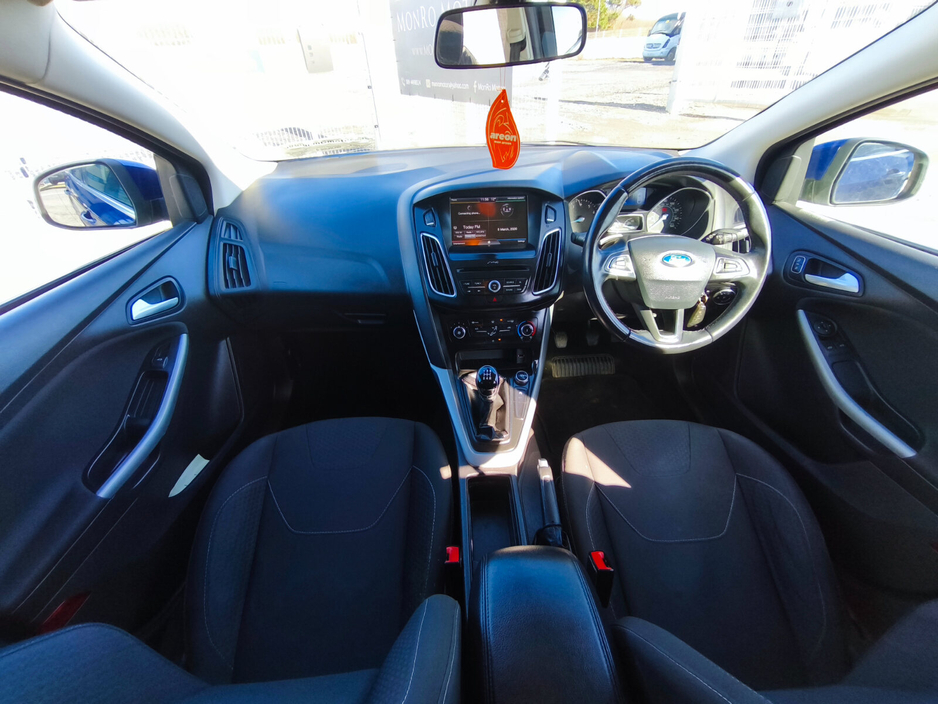 2015 Ford Focus - image 12