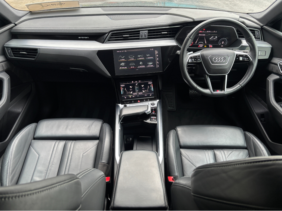 2021 Audi e-tron - image 10