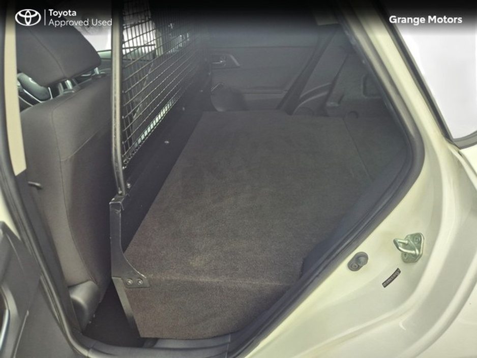 2018 Toyota Auris Van - image 8