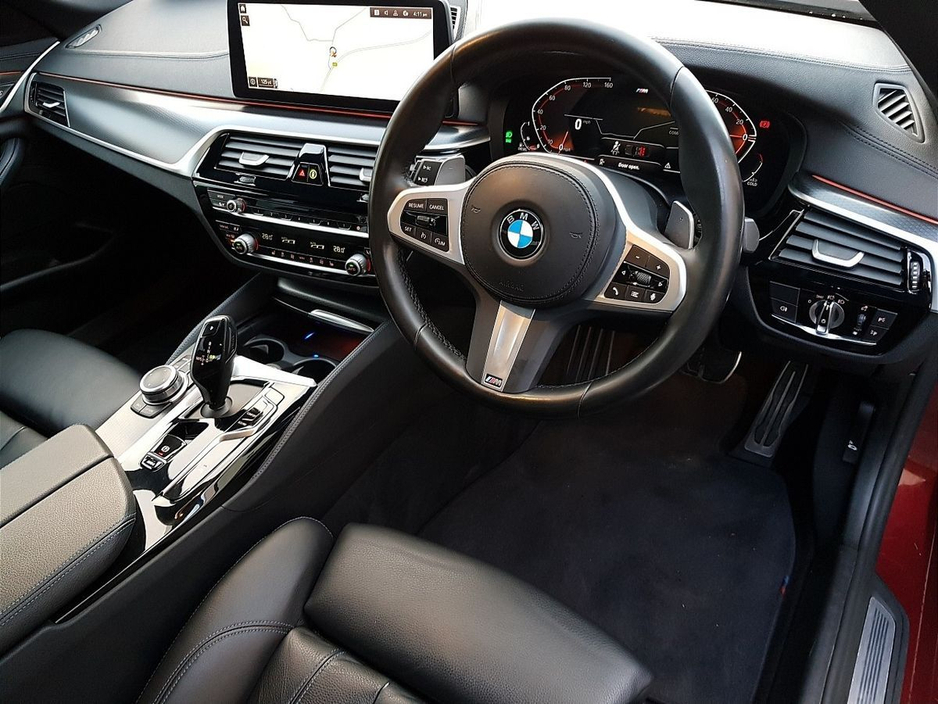2022 BMW 5 Series - image 6
