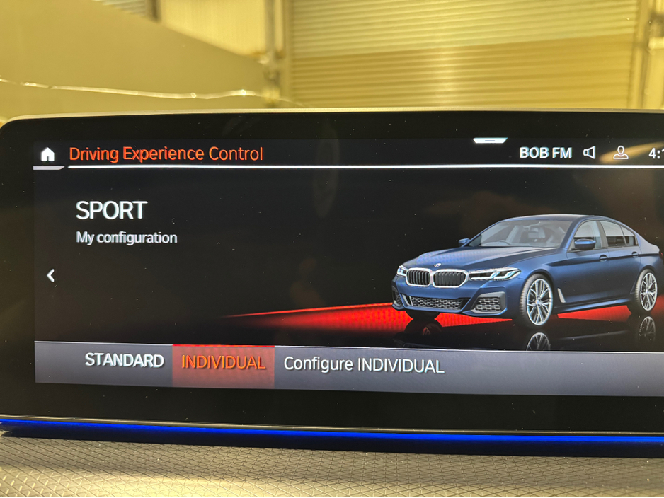 2022 BMW 5 Series - image 19