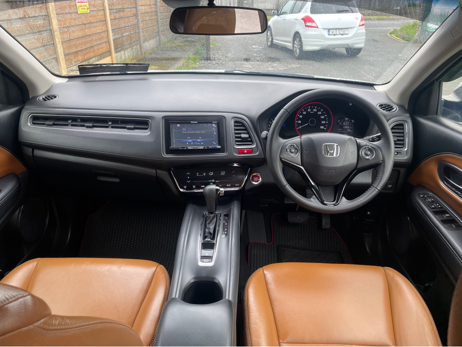 2015 Honda Vezel - image 10