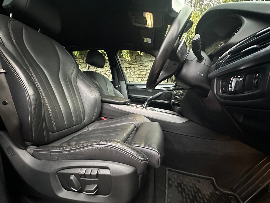 2017 BMW X5 - image 8