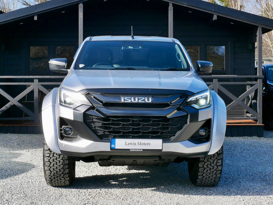 2025 Isuzu D-MAX - image 2