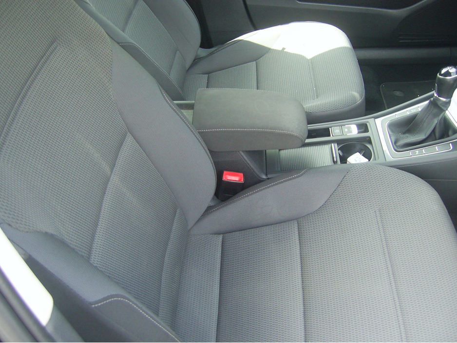 2018 Volkswagen Golf - image 10