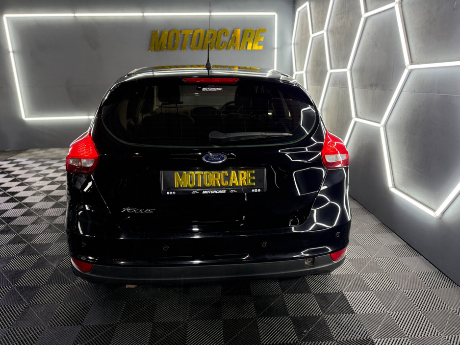 2017 Ford Focus - image 10