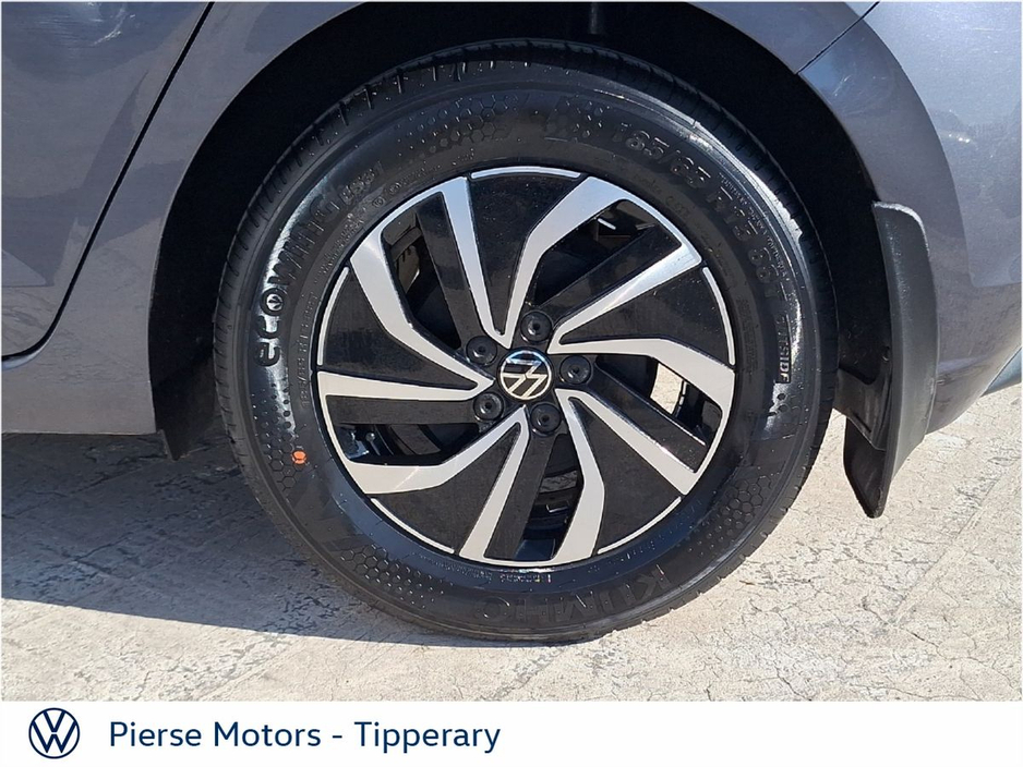 2023 Volkswagen Polo - image 8