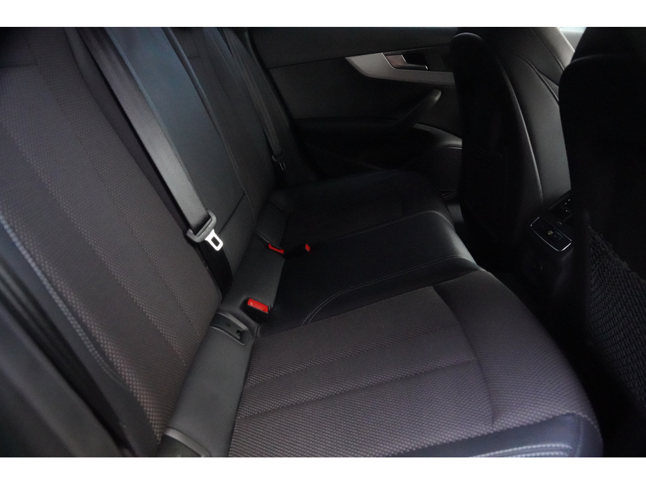 2018 Audi A4 - image 20