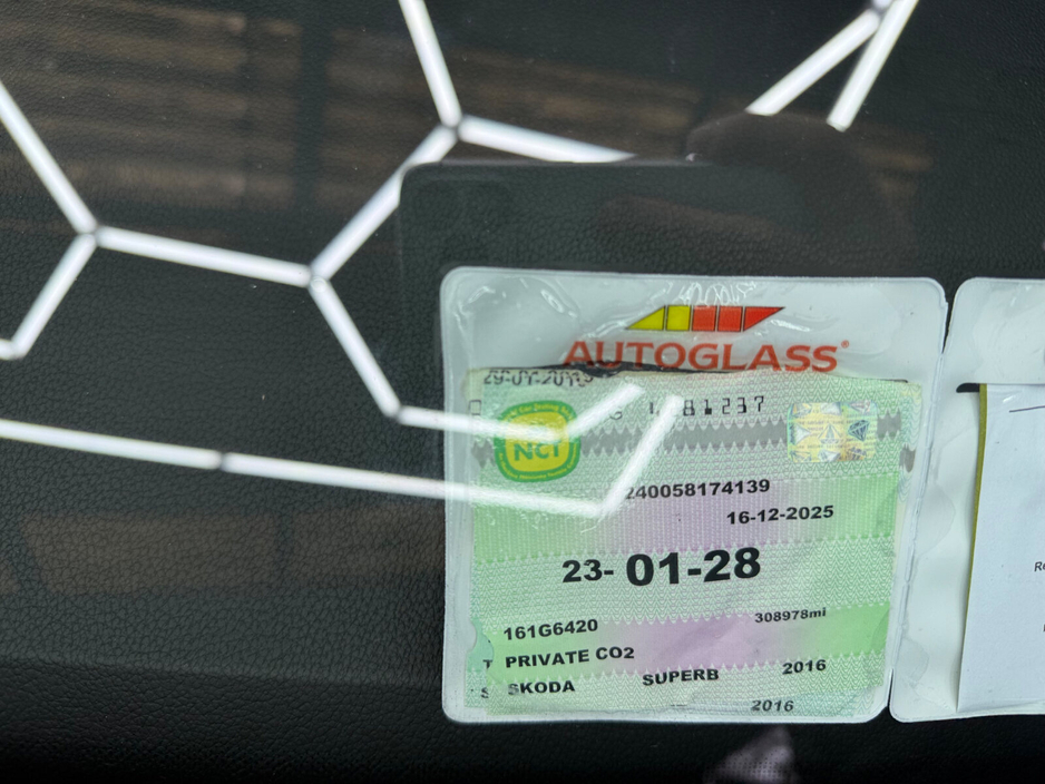 2016 Skoda Superb - image 21