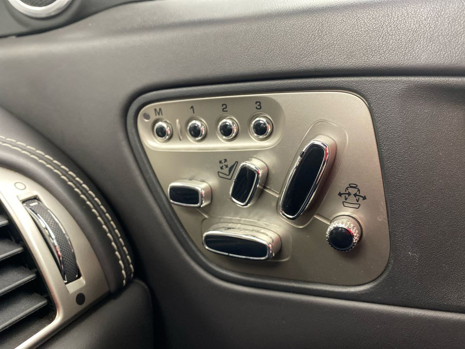 2010 Jaguar XKR - image 14