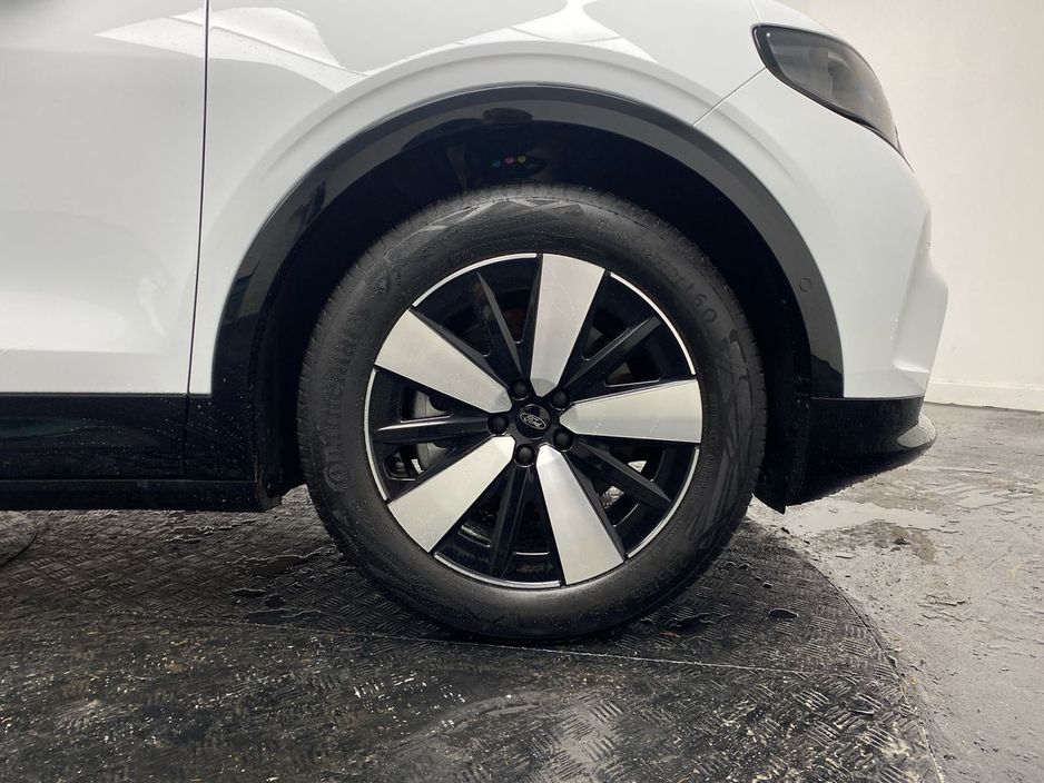 2026 Ford Capri - image 5