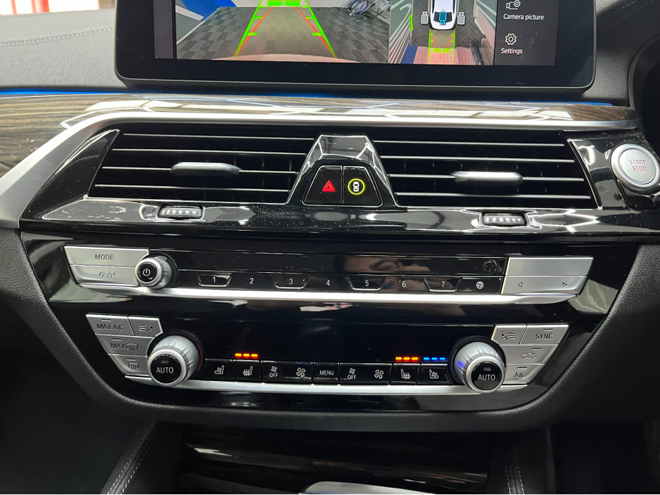 2020 BMW 5 Series - image 22