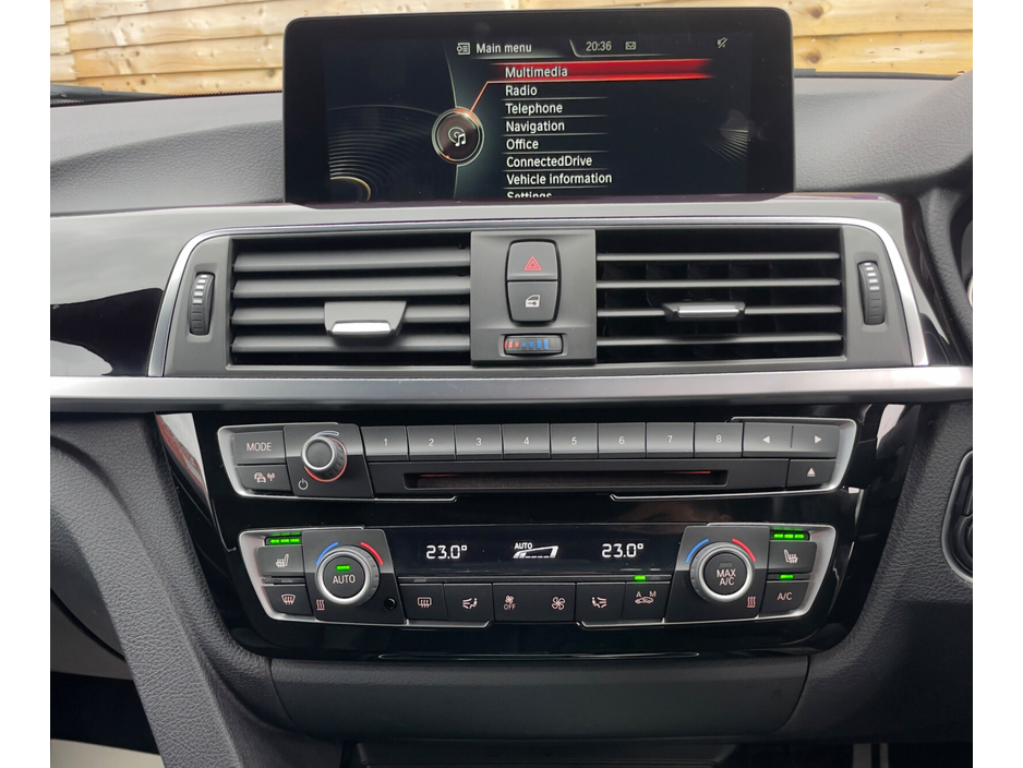 2016 BMW 3 Series - image 13