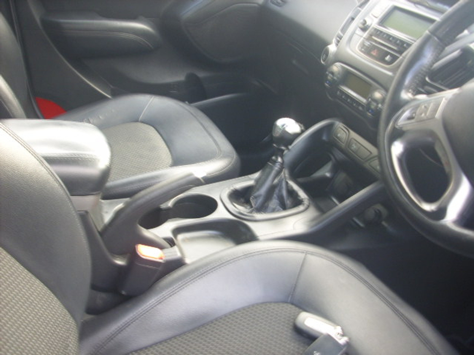 2011 Hyundai ix35 - image 8