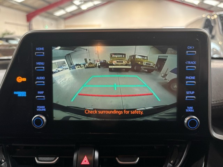 2020 Toyota C-HR - image 13