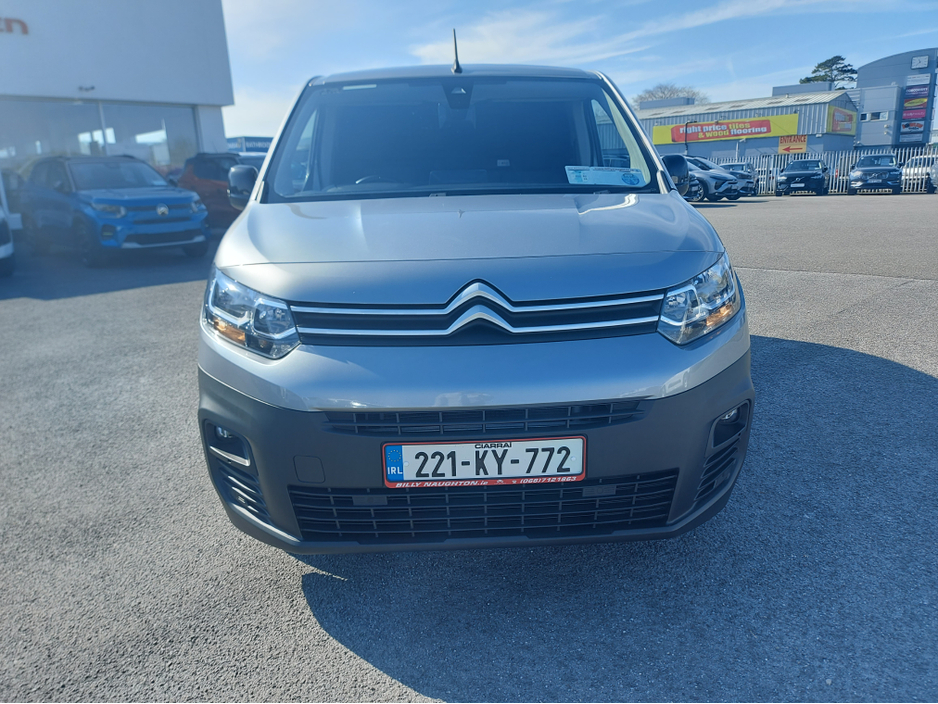 2022 Citroen Berlingo - image 2