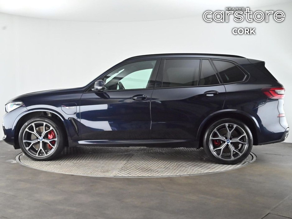 2023 BMW X5 xDrive45e M Sport Pro €64,880