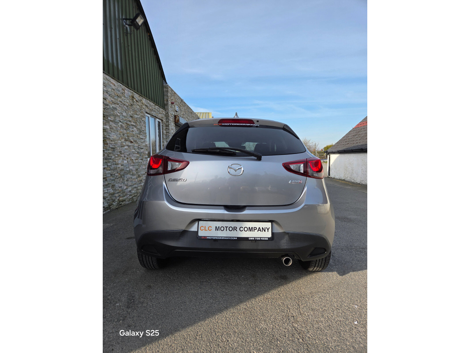 2016 Mazda Demio - image 7