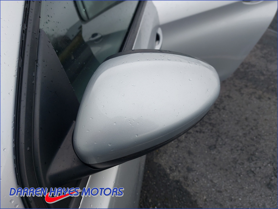 2017 Peugeot 308 - image 23