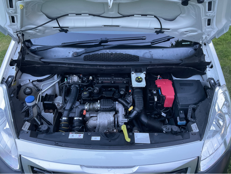 2017 Peugeot Partner - image 20