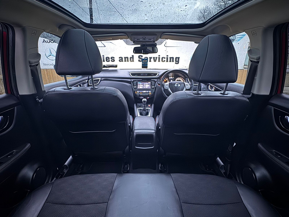2015 Nissan Qashqai 1.5 SVE DAP + GLASS ROYALE ROOF E 4DR €9,800