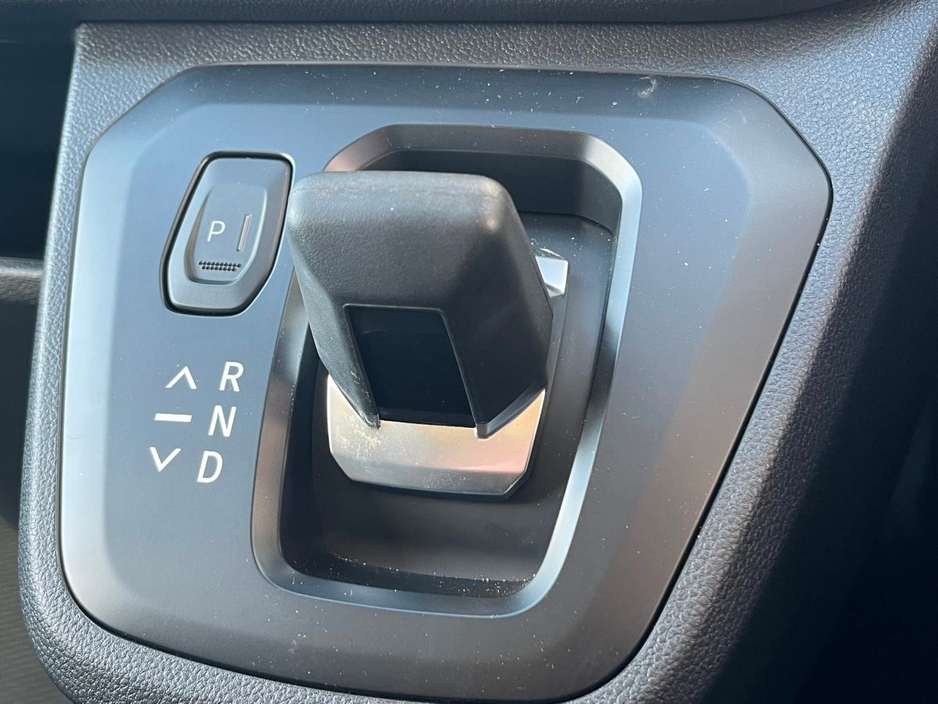 2026 Renault Trafic - image 9